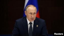 Tổng thống Nga Vladimir Putin tại Hội nghị Thượng đỉnh CICA ở Astana, Kazakhstan.