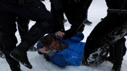 Policija hapsi učesnike protesta u Rusiji