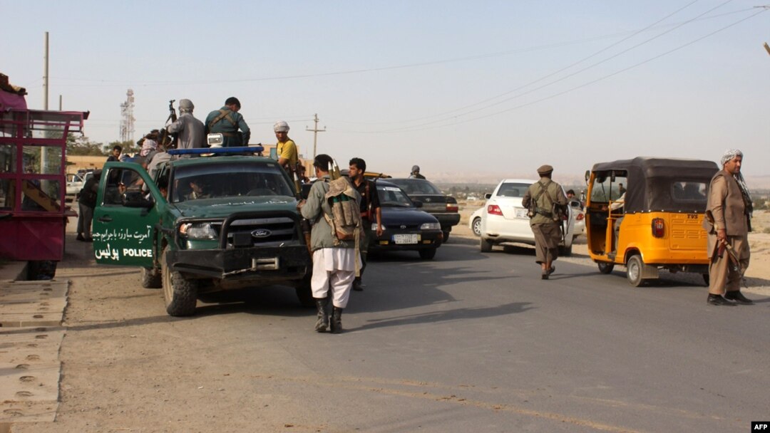 Afghan security forces patrol amid ongoing battles between Taliban militants and Afghan security forces, in Kunduz, capital of northeastern Kunduz province in Afghanistan, September 28, 2015. 