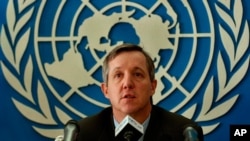 Anthony Banbury, jefe de la misión de la ONU contra el ébola, sostiene que la batalla es de largo aliento.