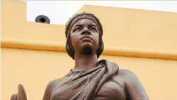 A statue of warrior queen Njinga Mbande stands outside Angola’s National Museum of Military History in Luanda. (B. Ayoub/VOA)