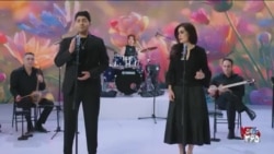 بهار دلنشین - آهنگساز: روح الله خالقی - تنظیم: کوروش بابایی - خوانندگان : رضا رکنی، هنگامه رضایی