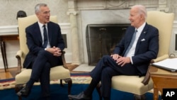 Presiden Joe Biden menerima Sekretaris Jenderal NATO Jens Stoltenberg di Oval Office Gedung Putih, hari Selasa, 13 Juni 2023, di Washington DC.