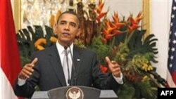 U.S. President Barack Obama talk to journalists during a join press conference at the Presidential Palace in Jakarta, Indonesia on Tuesday November 9, 2010.