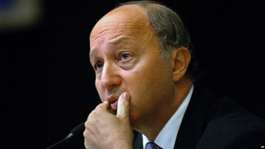 Menlu Perancis Laurent Fabius mengatakan, Perancis dan Inggris akan bertindak sepihak jika gagal membujuk negara-negara Eropa lainnya mencabut embargo pengiriman senjata ke Suriah (foto: dok).