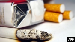 Cảnh báo trên gói thuốc cho người hút biết là thói quen của họ có thể gây ra bệnh tật