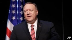 Pompeo discursando na California