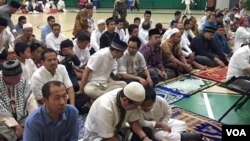 Suasana sholat Ied komunitas Indonesia yang tinggal di Washington DC dan sekitarnya hari Rabu, 6 Juli 2016. 