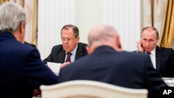 Kerry ha llevado las quejas sobre acoso a diplomáticos tanto al presidente Vladimir Putin como a su ministro de Exteriores, Sergey Lavrov.