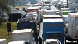 Camiões bloqueiam estradas brasileiras