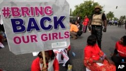 지난 5월 나이지라 아부자에서 납치된 여학생들의 귀환을 요구하는 시위가 벌어졌다. (자료사진)