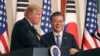 Trump Yabonanye na Moon Jae-in wa Koreya y'Epfo