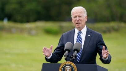 Tổng thống Joe Biden phát biểu về nỗ lực tiêm ngừa vaccine COVID-19 vtoàn cầu trước hội nghị thượng đỉnh G-7, ngày 10 tháng 6, 2021, ở St. Ives, England, Vương quốc Anh.