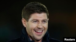 L'ancien joueur de Liverpool, Steven Gerrard, avant le match contre Plymouth Argyle à Liverpool, le 18 janvier 2017. 