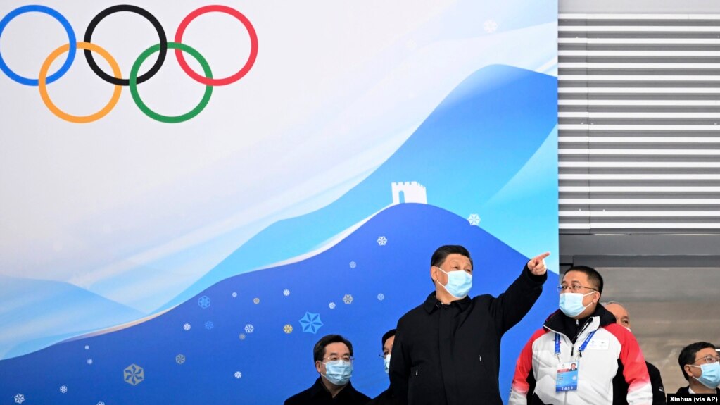 中国领导人习近平视察北京冬奥会赛场之一：国家速滑馆。（2022年1月4日）(photo:VOA)