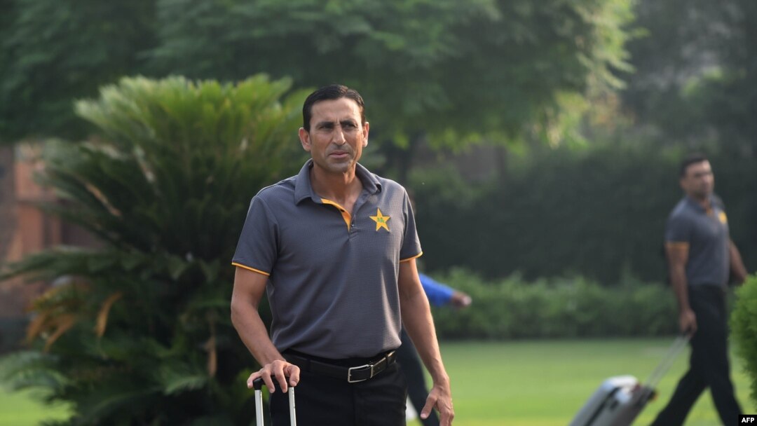 پی سی بی نے گزشتہ برس نومبر میں یونس خان کے ساتھ دو برس کا معاہدہ کیا تھا۔ 