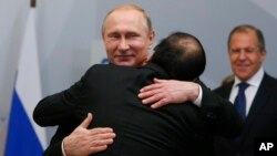 Tổng thống Nga Putin và Thủ tướng Việt Nam Nguyễn Xuân Phúc trong một cuộc gặp ở Nga năm 2016.