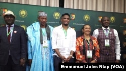 Le nouveau bureau du comité exécutif de la Fecafoot dirigé par Samuel Eto’o à Yaoundé, le 12 décembre 2021. (VOA/Emmanuel Jules Ntap)