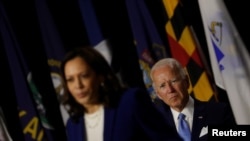 Joe Biden y Kamala Harris, aspirantes demócratas a la presidencia y vicepresidencia de Estados Unidos, respectivamente, durante un acto de campaña celebrado en Wilmington, Delaware, el pasado 12 de agosto.