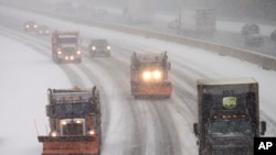 Une tempête de neige s'abat sur le Nord-Est des Etats-Unis