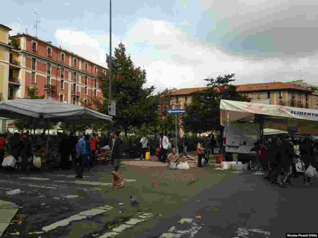 Vue du marché de Lima, Milan, 10 octobre 2015 (Nicolas Pinault/VOA).