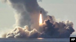 지난해 5월 러시아 핵추진잠수함 유리돌코루키호에서 블라바 대륙간탄도미사일을 시험발사했다.