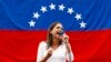 Diputada hostigada a su regreso a Caracas