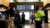 В США будут собирать информацию о прибывающих пассажирах из Южной Африки 