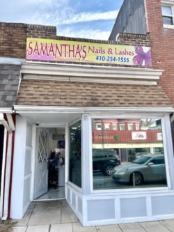 ຮ້ານເລັບ SAMANTHA'S Nails & Lashes ໃນນະຄອນບອລຕີມໍ ລັດແມຣີແລນ ຂອງທ່ານບຸບຜາ ແລະຍານາງສາແມນຕາ.