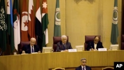 محمود عباس رهبر تشکیلات خودگردان فلسطین در کنفرانس وزاری خارجه کشورهای عضو اتحادیه عرب - قاهره، 