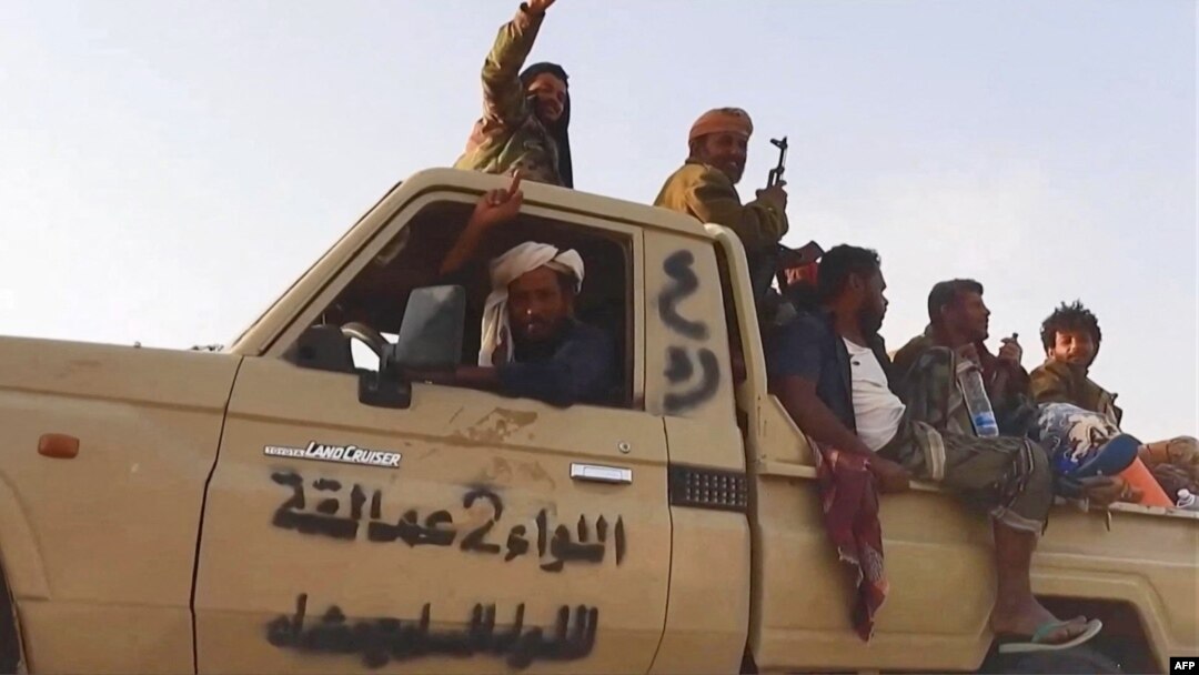 Pejuang pro-pemerintah Yaman dikerahkan, 10 Januari 2022, ketika pasukan di Yaman mengklaim mereka telah menguasai provinsi minyak utara Shabwa dari pemberontak Houthi.(AFPTV / AFP). 