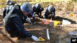 지난해 10월 한국군이 비무장지대(DMZ)에서 6·25에 참전했던 군인들의 유해발굴 작업을 하고 있다. 