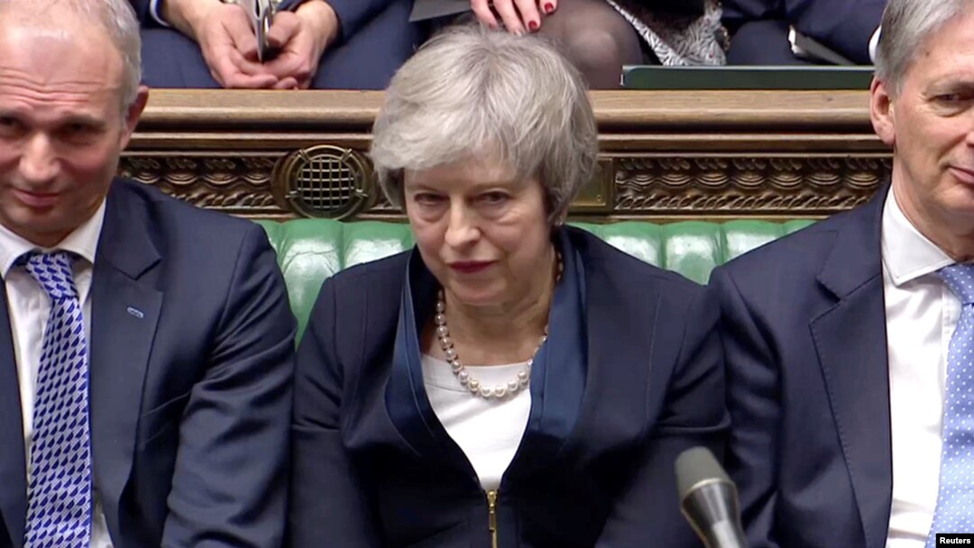 英國首相特蕾莎梅在議會否決脫歐協議後坐在議會裡。（2019年1月15日） 