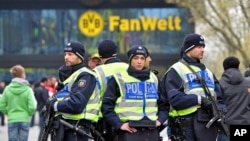 Polisi Jerman tengah mengamankan kawasan Dortmund, Jerman, 12 April 2017 (Foto: dok)