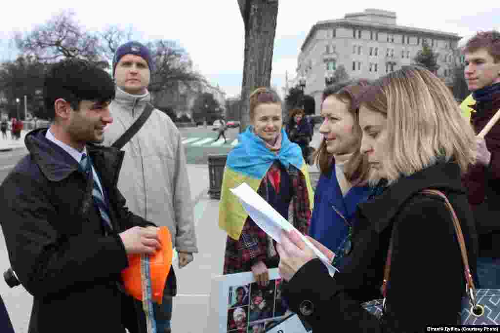 Мітинг діаспори перед слуханнями у Сенаті по Україні
