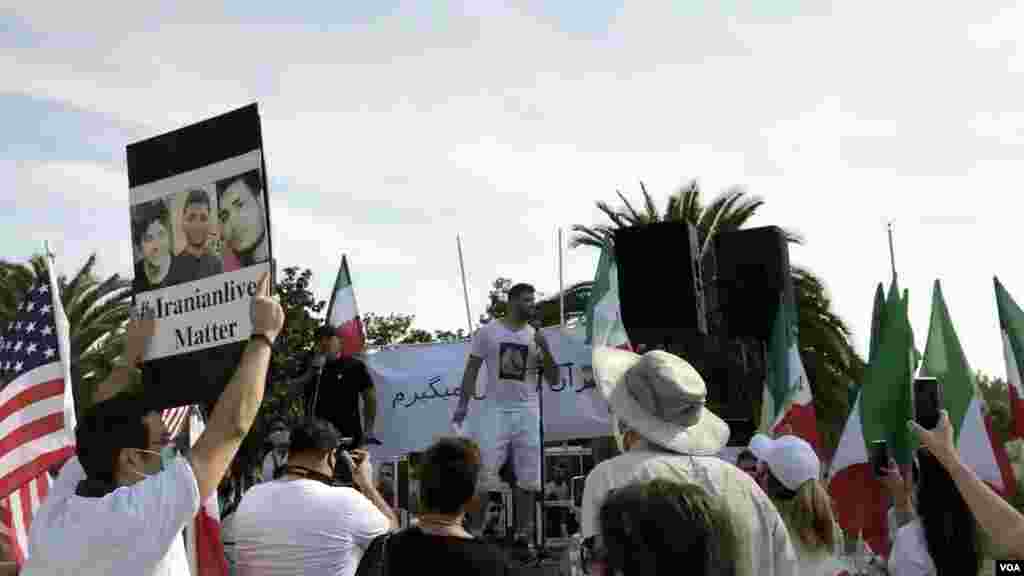 تجمع گروهی از ایرانی-آمریکایی‌ها در کالیفرنیا برای اعتراض به اعدام نوید افکاری و نقض حقوق بشر ایران