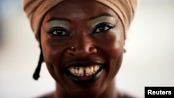 La musicienne Dobet Gnahore, à Abidjan, le 9 mai 2010.