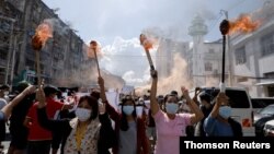 미얀마 최대 도시 양곤 시민들이 쿠데타에 저항하는 시위를 벌이고 있다. (자료사진)