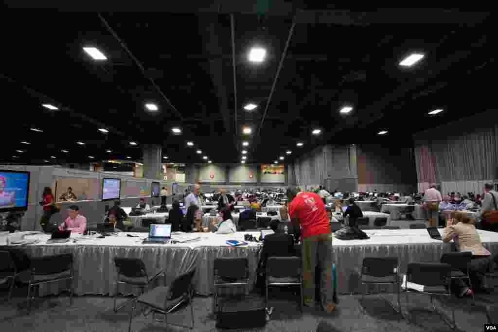 2,000 journalists were expected to cover the AIDS conference. (Alison Klein/VOA) 