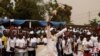 Les partisans du président sortant Faustin Archange Touadera se rassemblent lors de son rassemblement de campagne d'ouverture pour l'élection présidentielle à Bangui, le 12 décembre 2020.