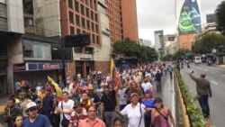 VOA: Venezolanos participan en manifestación contra gobierno de Maduro