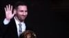 Lionel Messi soulève son 6e Ballon d'or