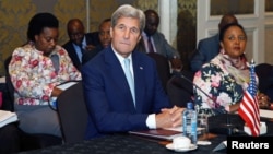 Ngoại trưởng Mỹ John Kerry tham dự một cuộc họp với các bộ trưởng ngoại giao Đông Phi tại thủ đô Nairobi, Kenya, 22/8/2016.