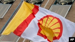 Shell dice que la suspensión de la perforación petrolera cerca de la costa de Alaska es decepcionante.