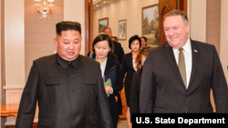 북한을 방문한 마이크 폼페오 미 국무장관이 7일 김정은 북한 국무위원장을 만나 회담했다. 사진출처= 마이크 폼페오 미 국무장관 트위터. 
