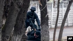 Hapšenje demonstranata u Almatiju