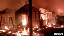 کاکسس بازار میں واقع روہنگیا پناہ گزین کیمپ میں آتش زدگی سے ساڑھے پانچ سو پناہ گاہیں راکھ ہو گئیں۔