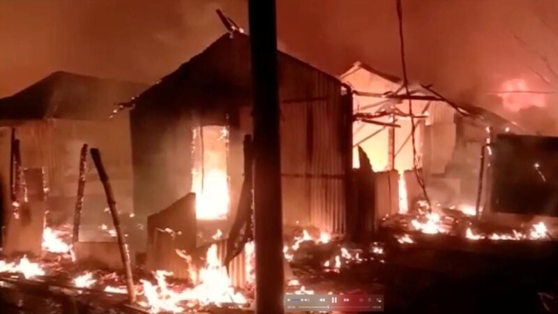 Fire Destroys Thousands of Homes in Rohingya Refugee Camp