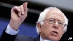 El senador por Vermont, Bernie Sanders, no se da aún por vencido.