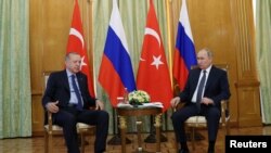 Cumhurbaşkanı Erdoğan Rusya Cumhurbaşkanı Putin'le Soçi'de biraraya geldi. 